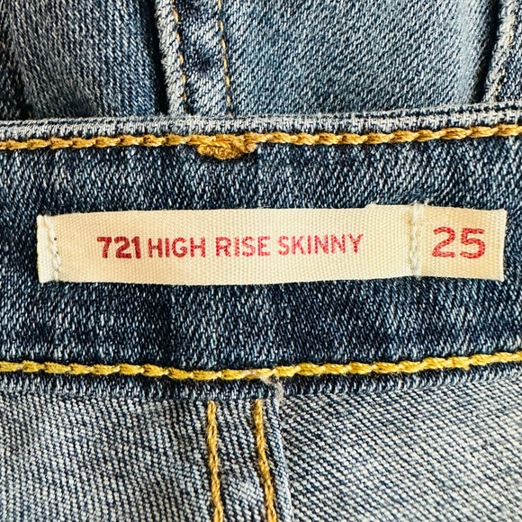 Levi’s 721 skinny high waisted jeans distressed - Picture 8 of 9